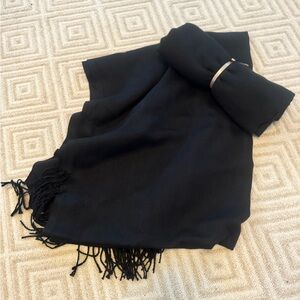 Elegant Black Scarf